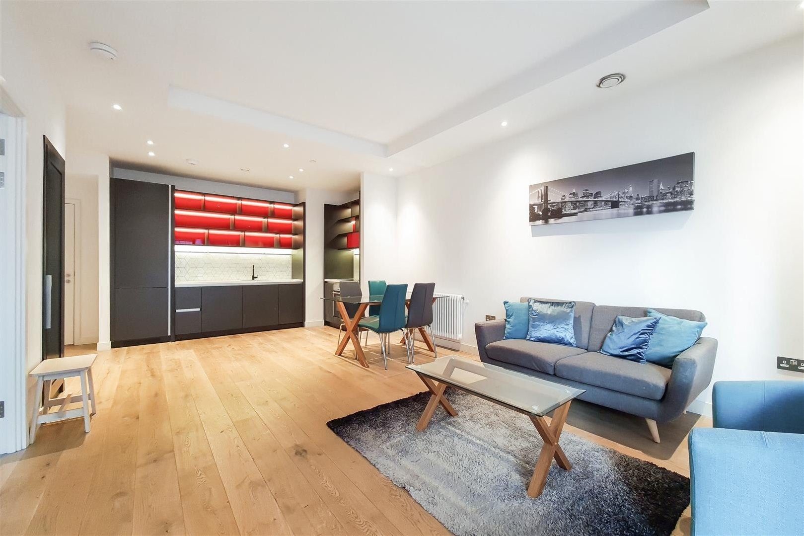 Flat Lyell Street in Greater London
