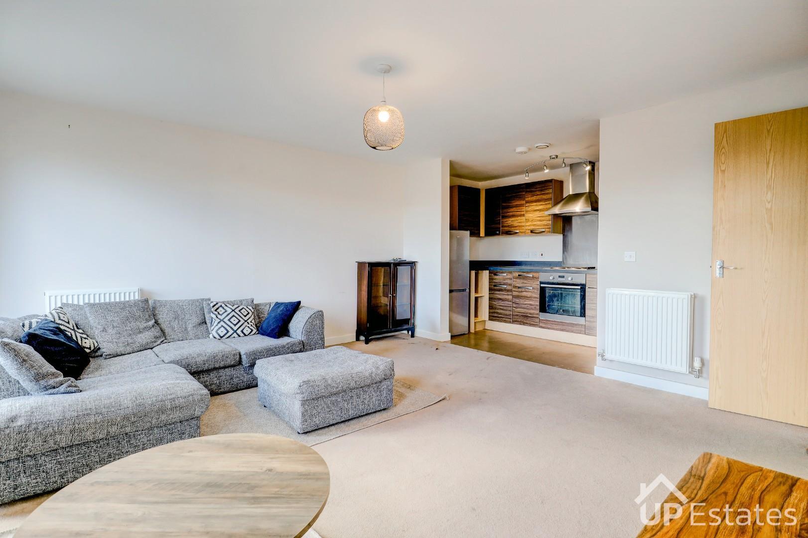Flat Monticello Way in Coventry