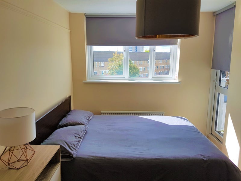 Room Lucey Way in Greater London