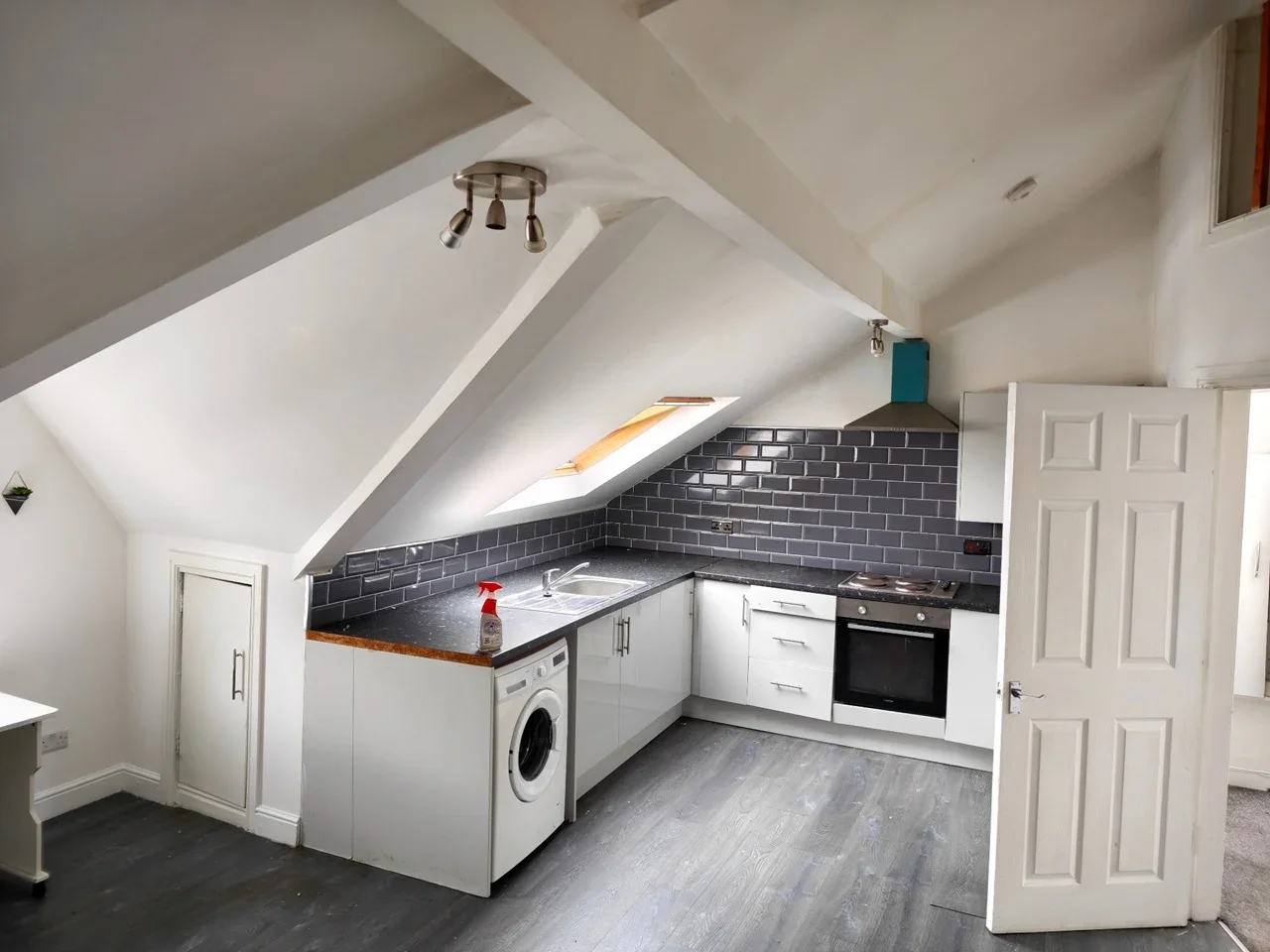 Flat Roundhay Road in Leeds
