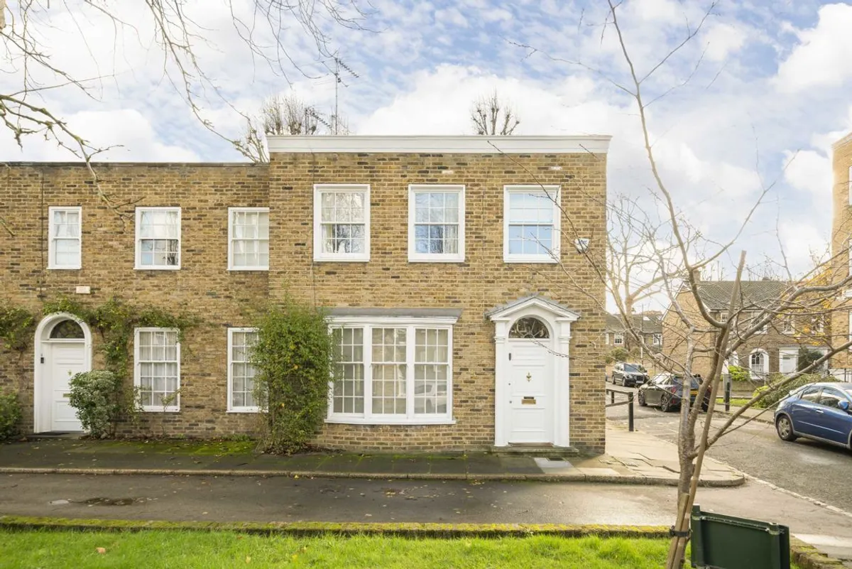 House John Spencer Square in Greater London