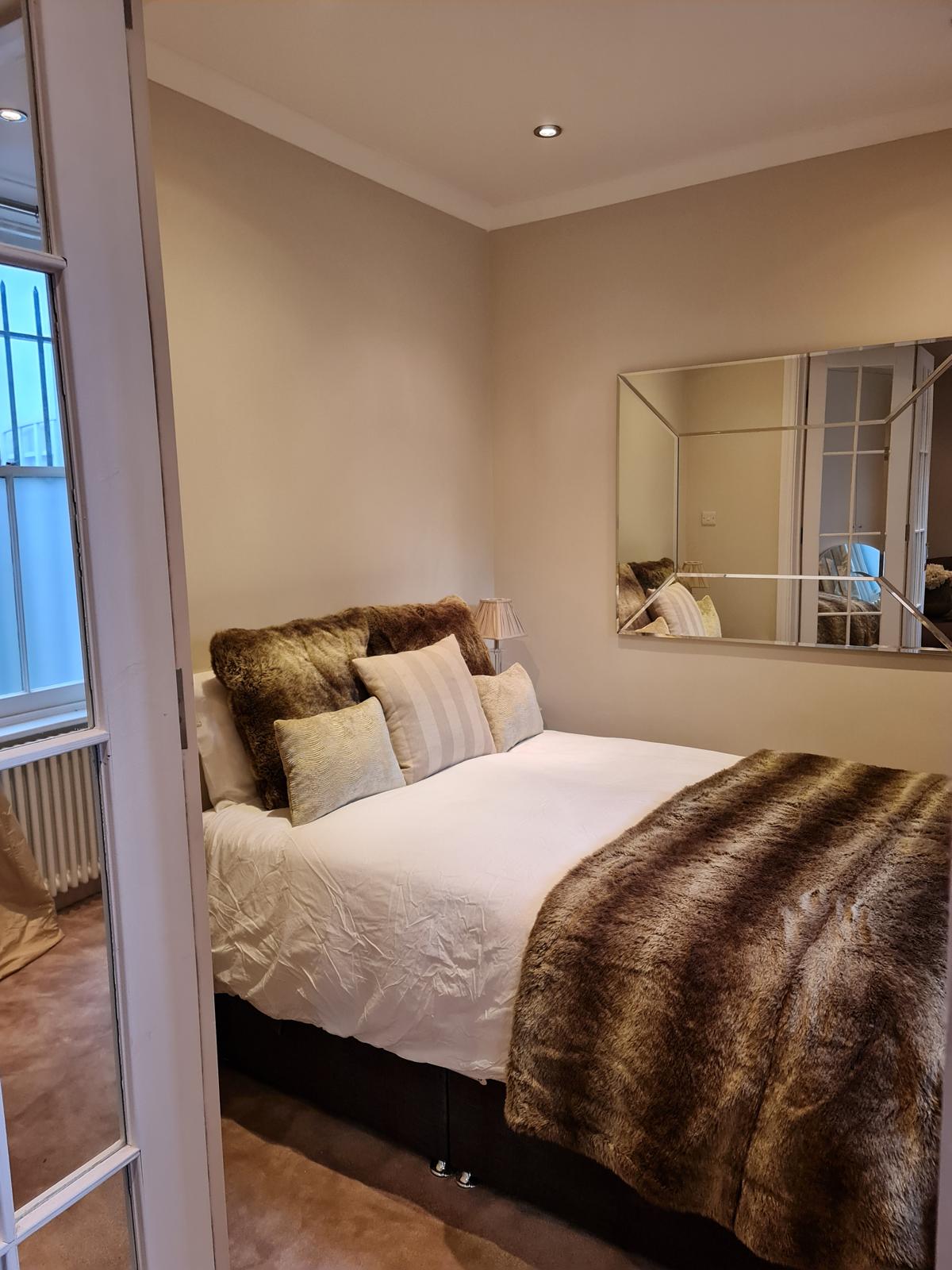 Flat Collingham Gardens in Greater London