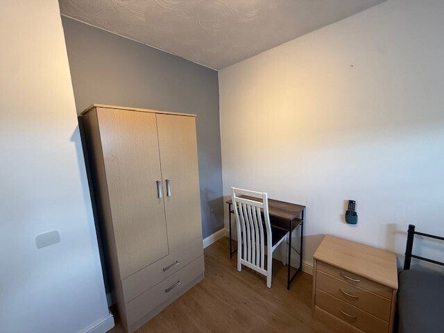 Room Bewick Place in Peterborough