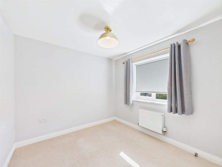 House Medora Close in Harborough