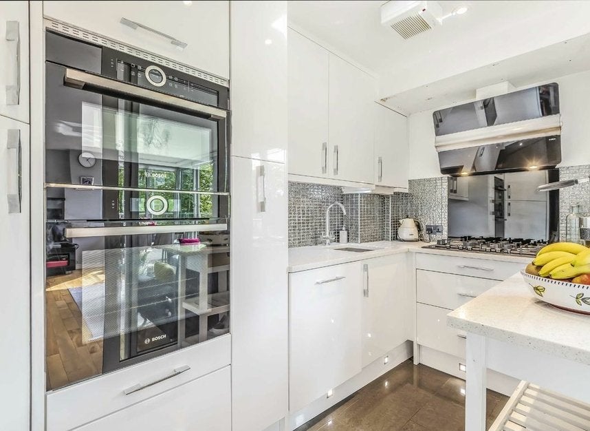 Flat Rufford Street in Greater London