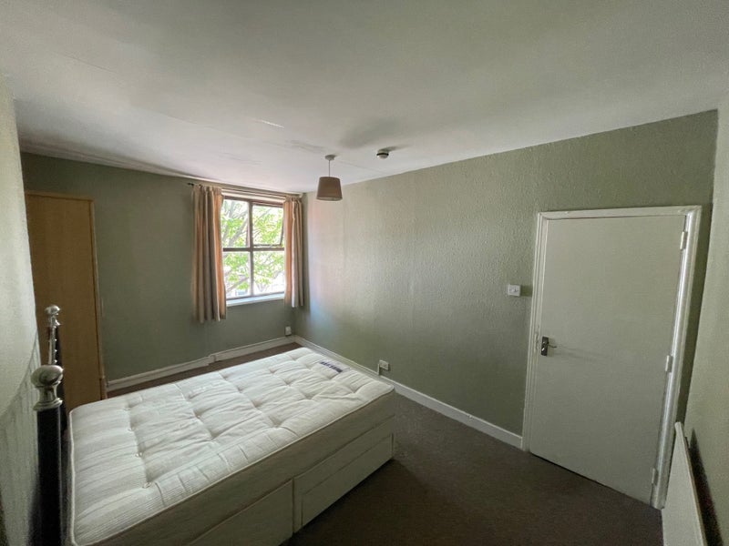 Room Harold Street in Cardiff