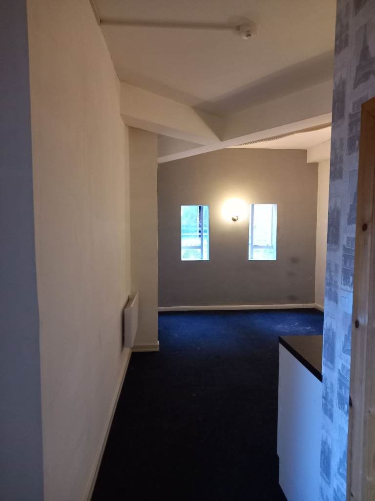 Flat Piccadilly in Stoke-on-Trent