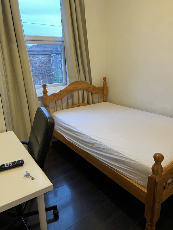 Room Wilbraham Road in Manchester