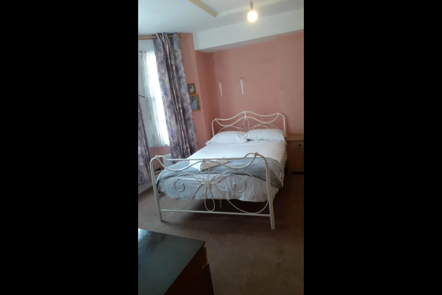 Room St Julian's Road in Greater London
