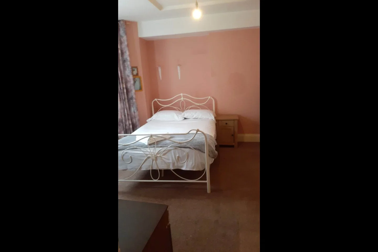 Room St Julian's Road in Greater London