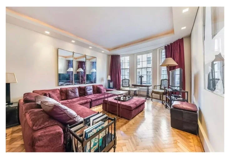 Flat Upper Grosvenor Street in City of Westminster