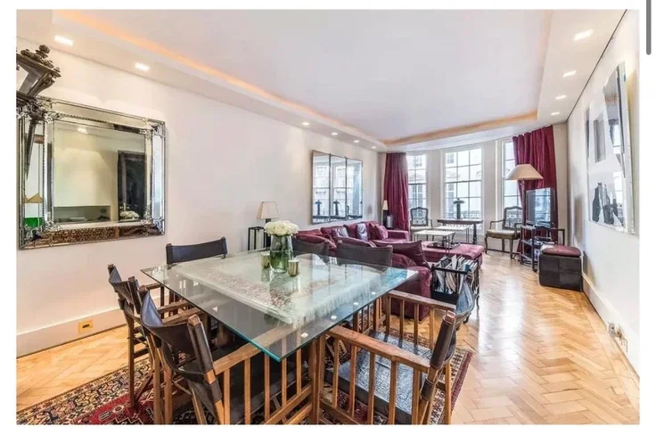 Flat Upper Grosvenor Street in City of Westminster