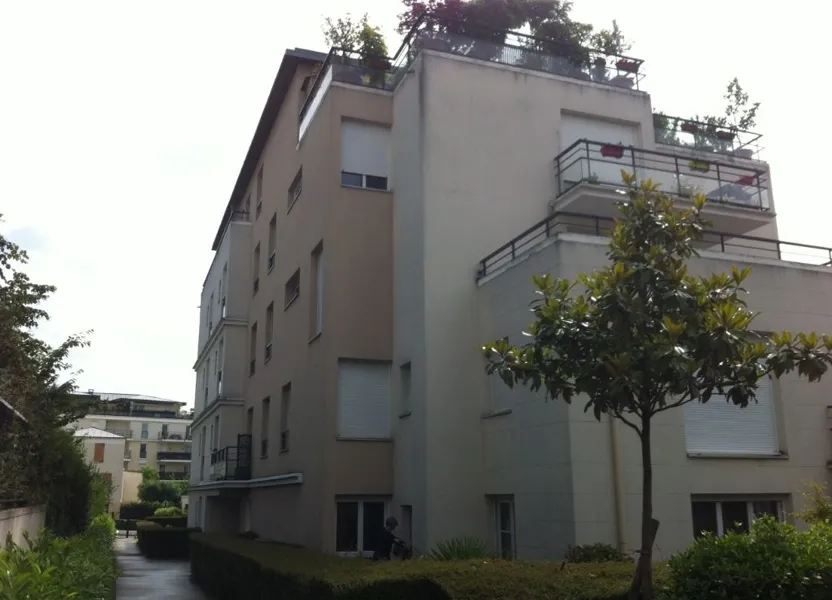 Flat Rue Robert Schuman in Massy