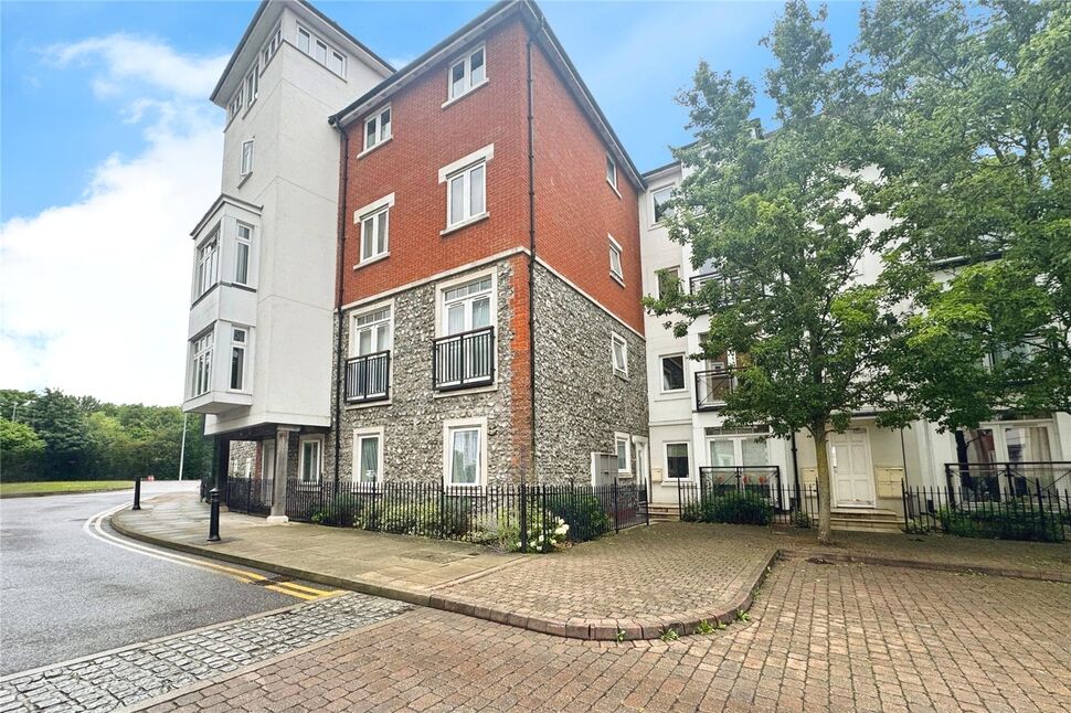 Flat Old Watling Street in Canterbury
