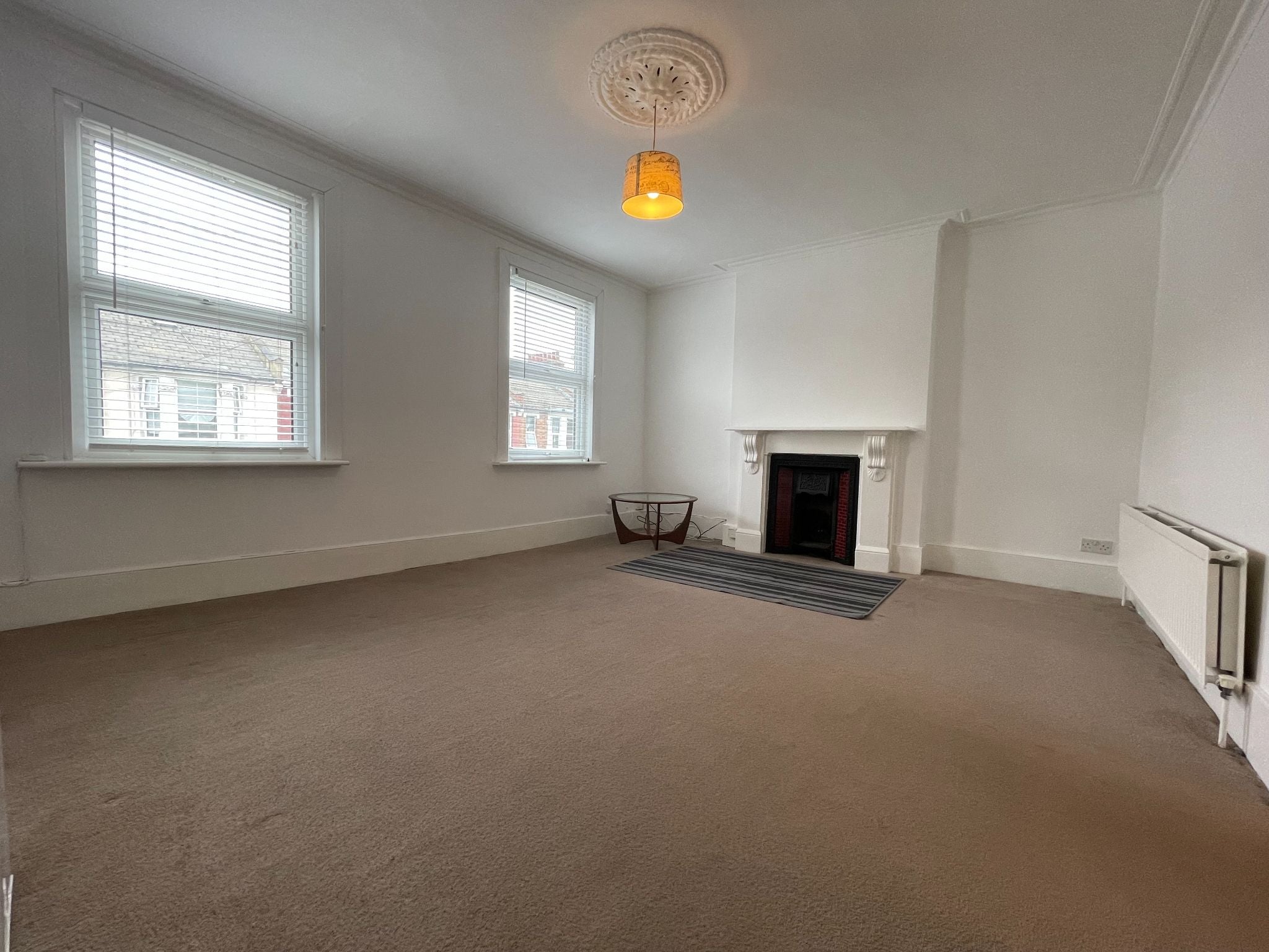 Flat Belton Road in Greater London