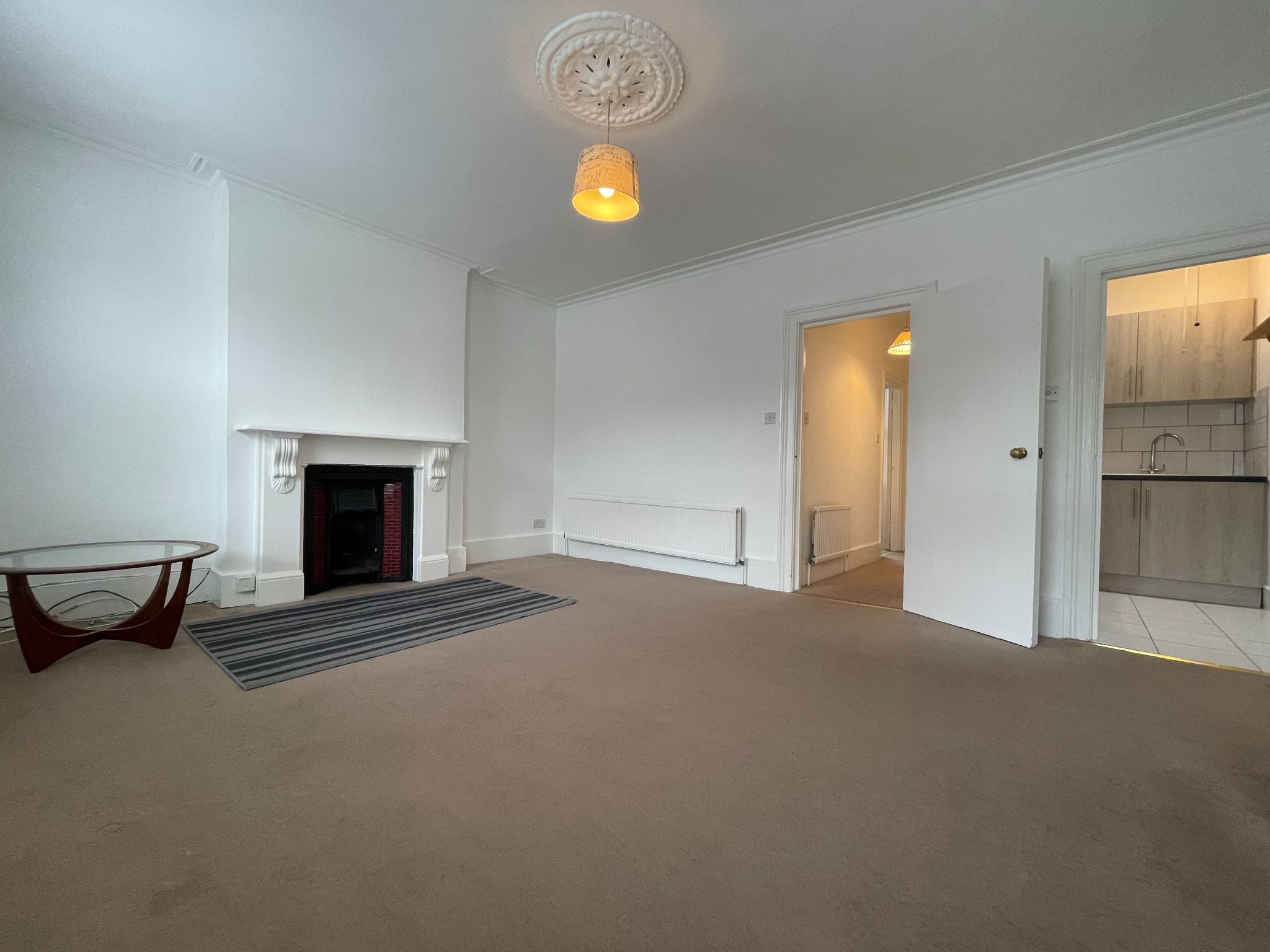 Flat Belton Road in Greater London