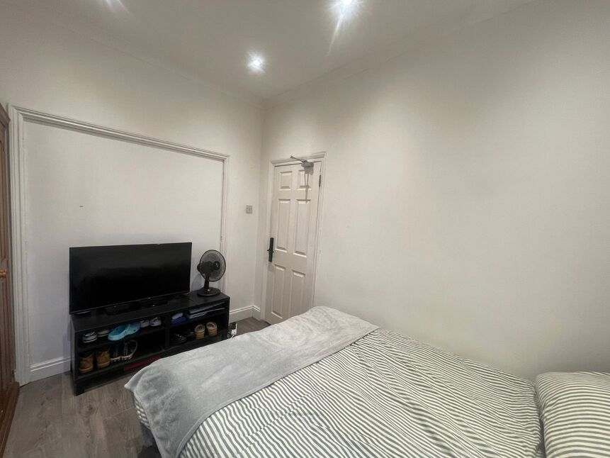 Flat Durham Road in Greater London