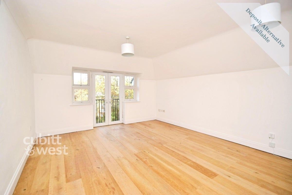 Flat Albion Road in Greater London