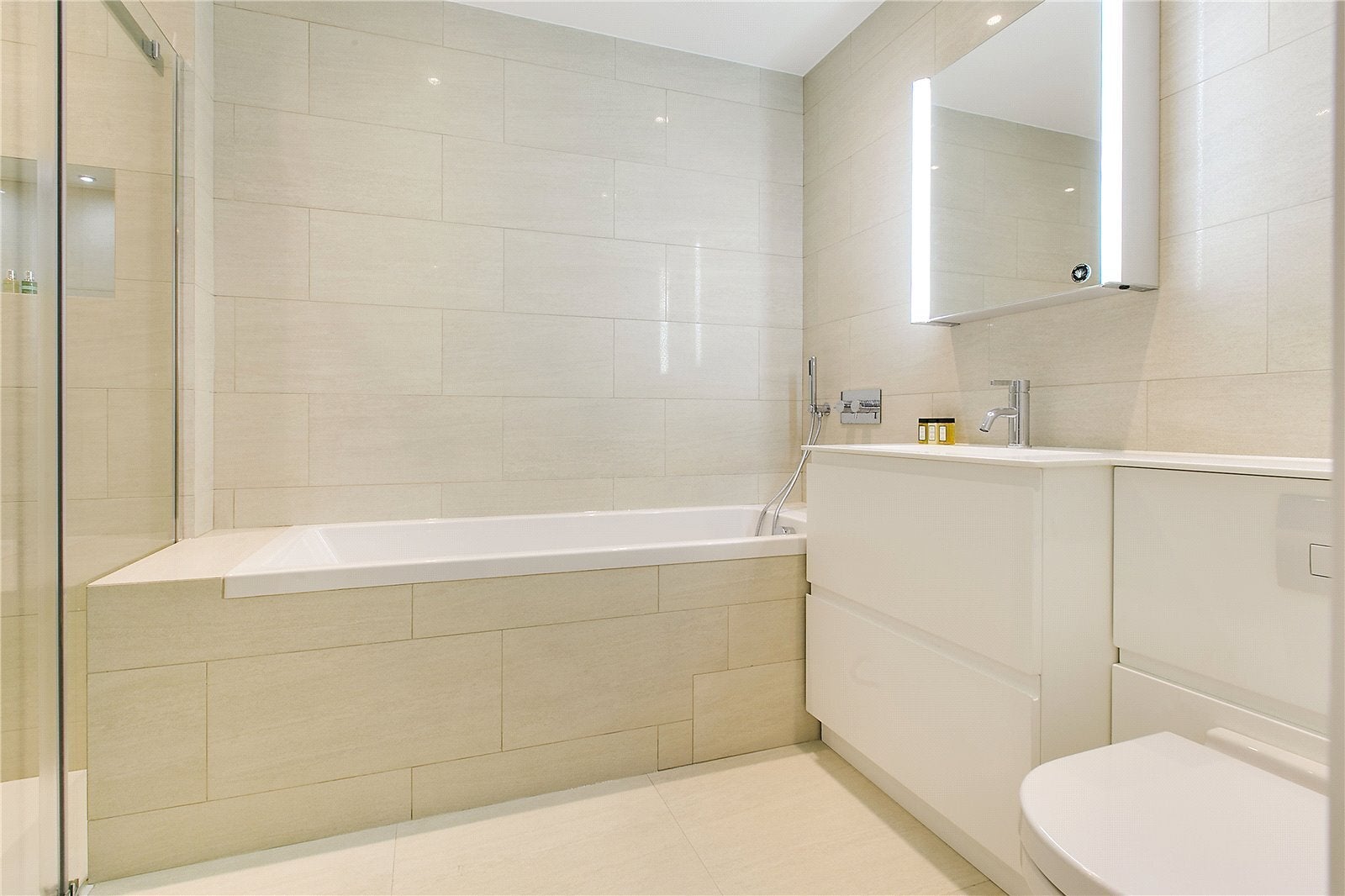 Flat Nevern Square in Greater London