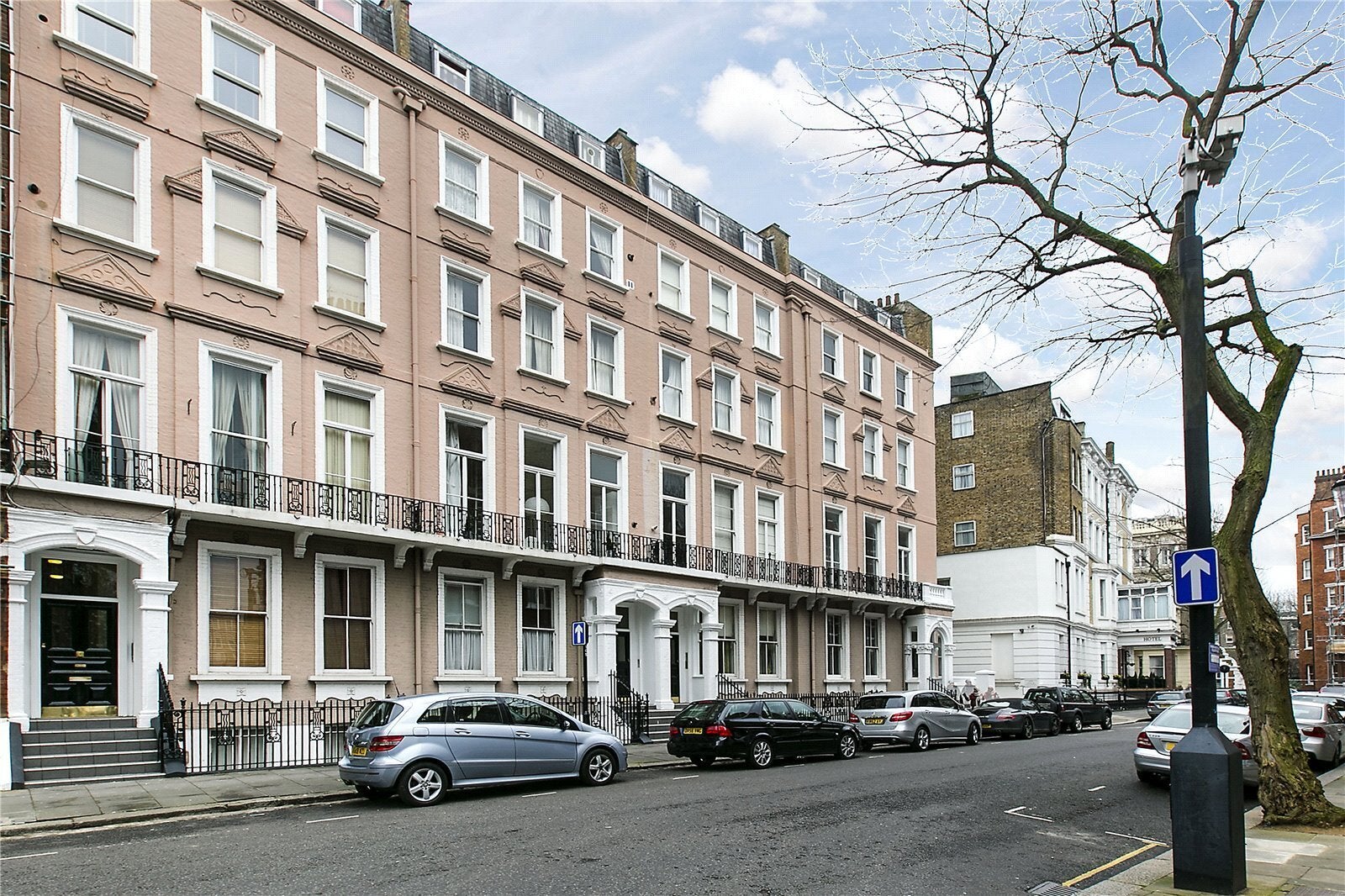 Flat Nevern Square in Greater London