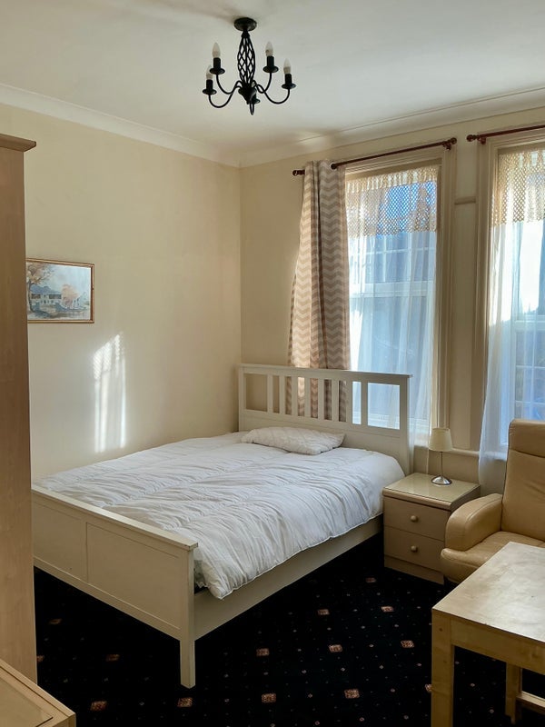 Room Richmond Park Road in Bournemouth