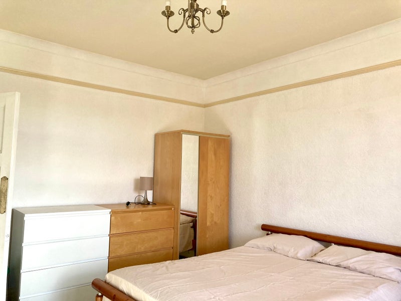 Room Richmond Park Road in Bournemouth