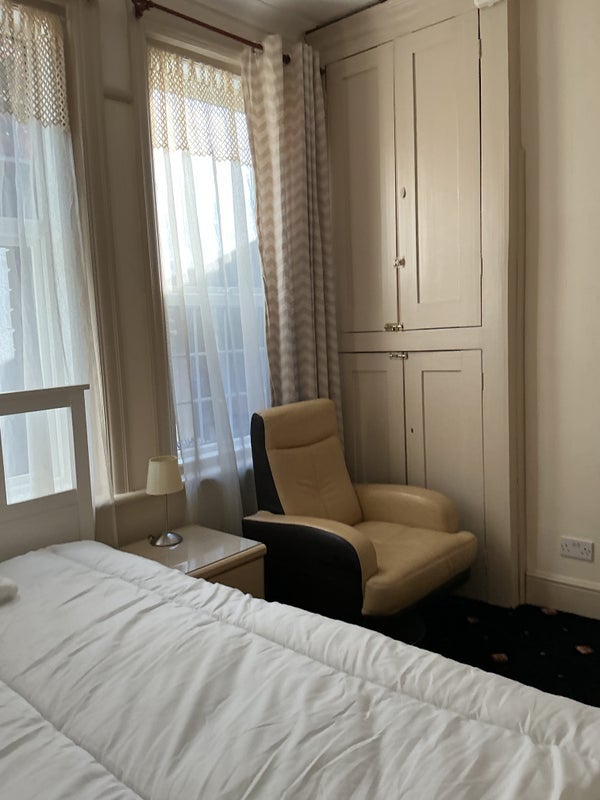 Room Richmond Park Road in Bournemouth