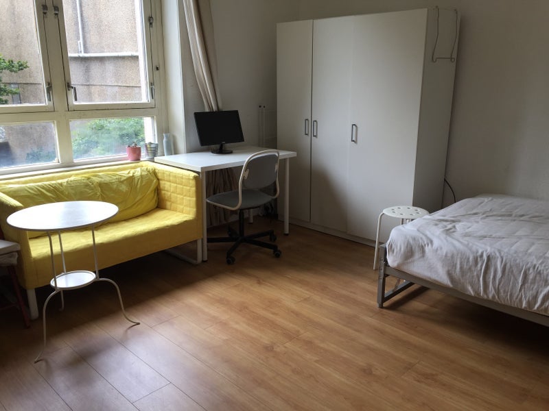 Room Cheapside Street in Glasgow