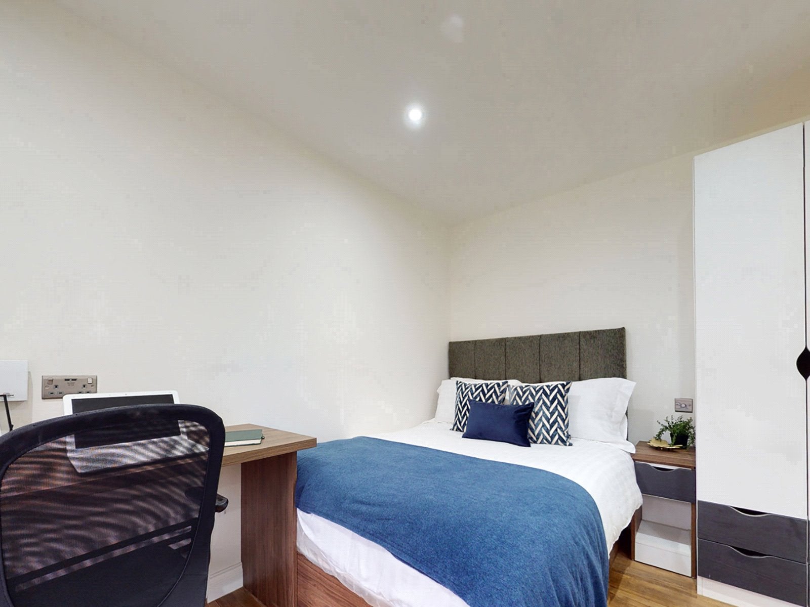 Room Hyde Terrace in Leeds
