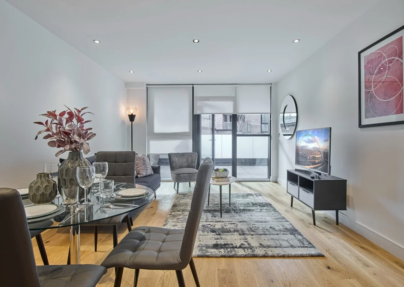 Flat Montrose Crescent in Greater London