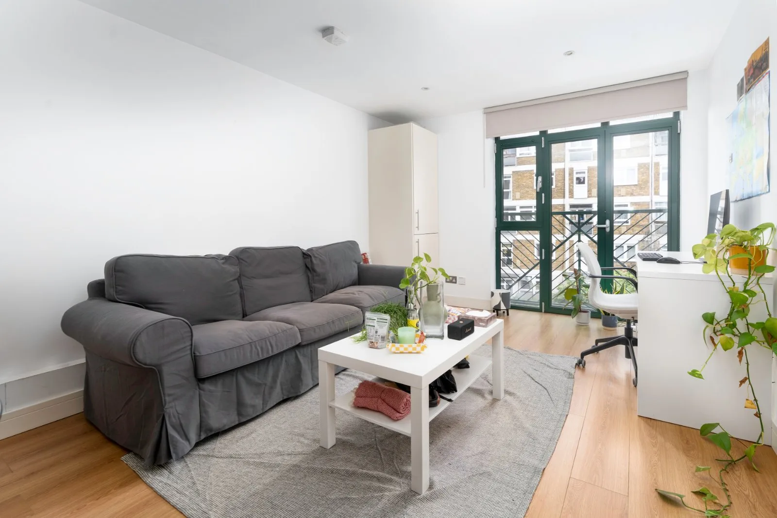 Flat Buckhurst Street in Greater London