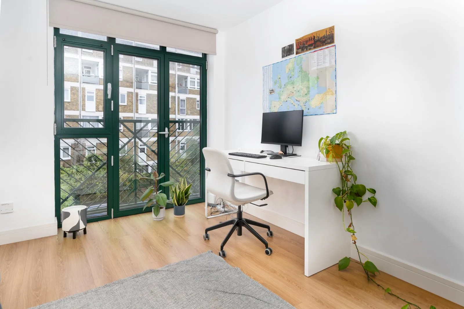 Flat Buckhurst Street in Greater London