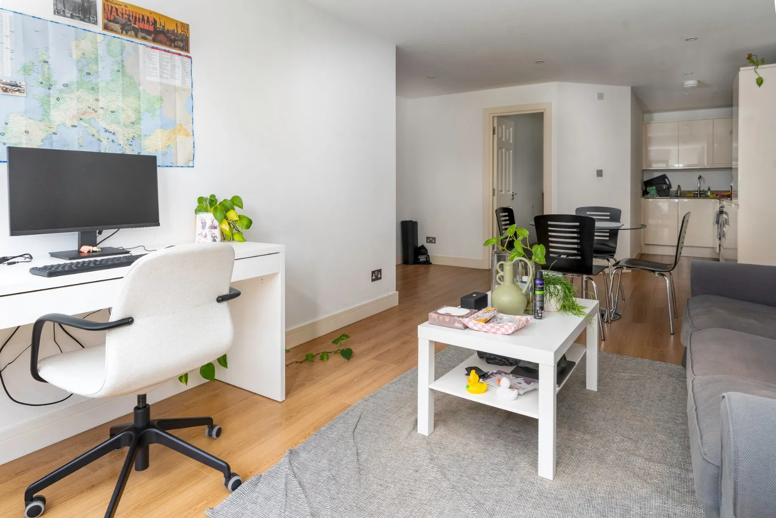 Flat Buckhurst Street in Greater London