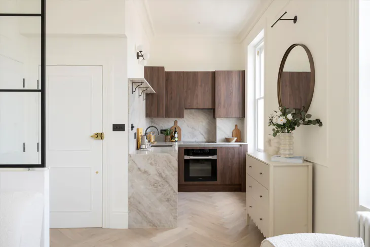 Flat Blenheim Crescent in Greater London