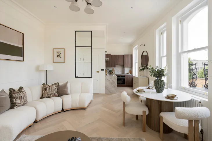 Flat Blenheim Crescent in Greater London