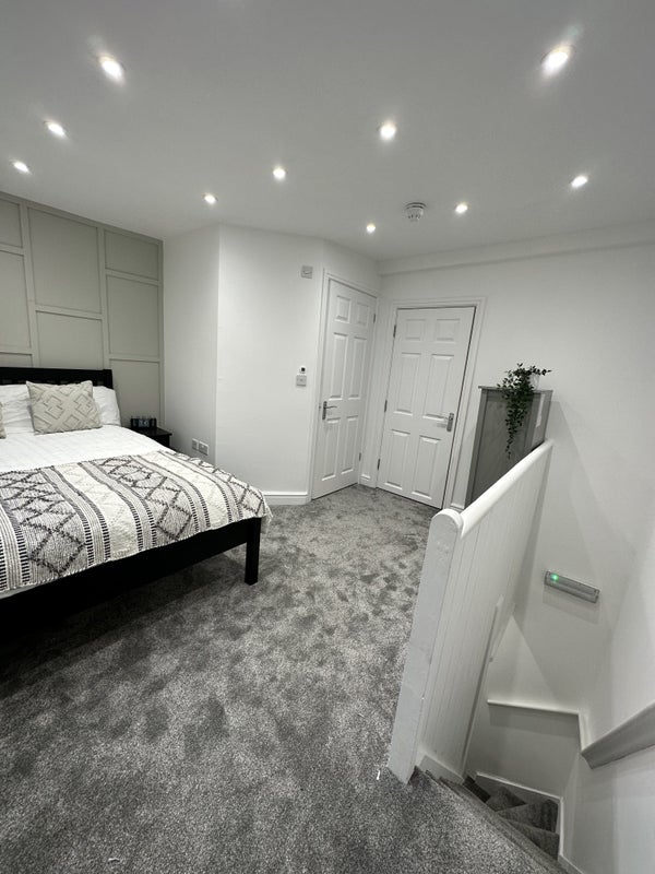 Room Trinity Lane in Hinckley and Bosworth