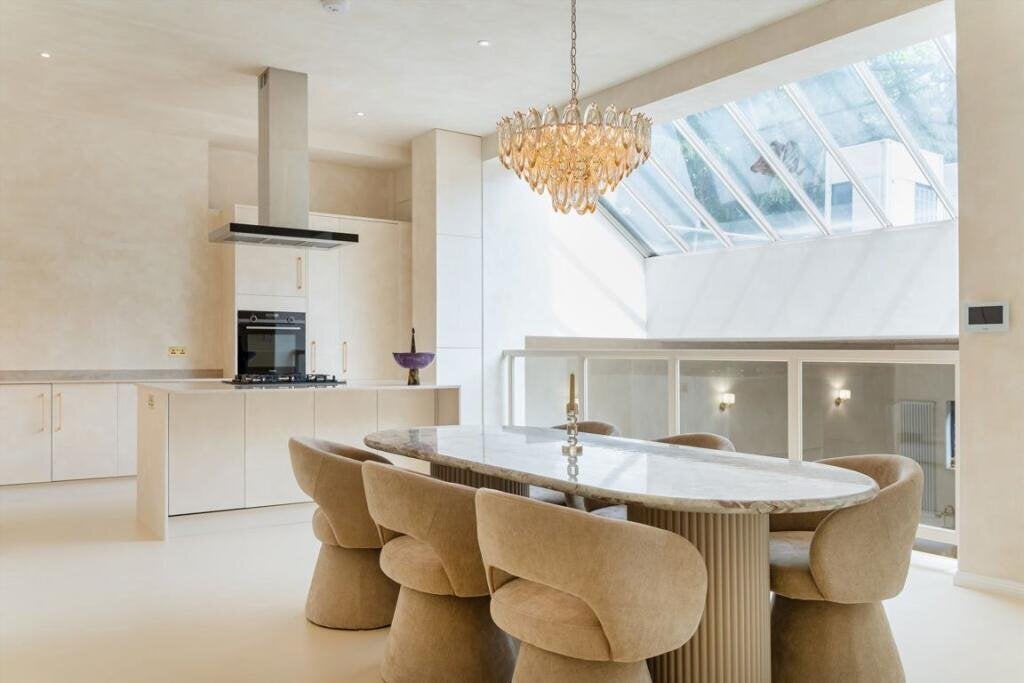 Flat Trinity Walk in Greater London