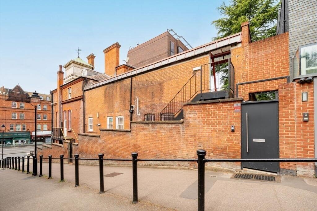 Flat Trinity Walk in Greater London