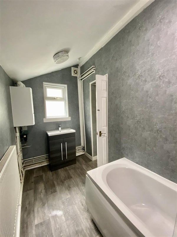 Room John Street in Pontypridd