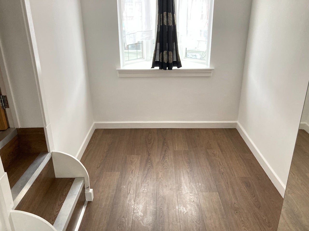 Flat Gunnersbury Lane in Greater London