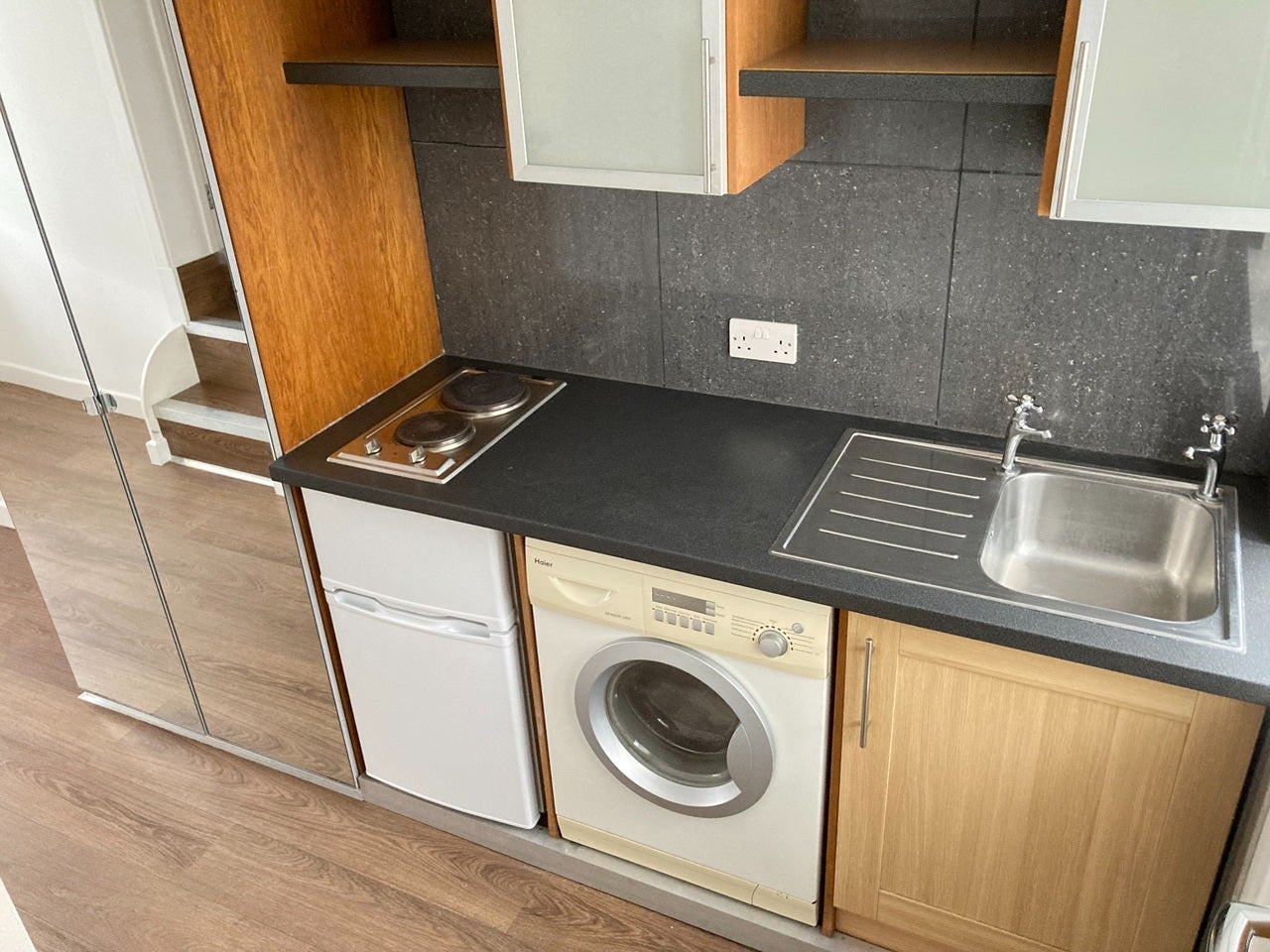Flat Gunnersbury Lane in Greater London