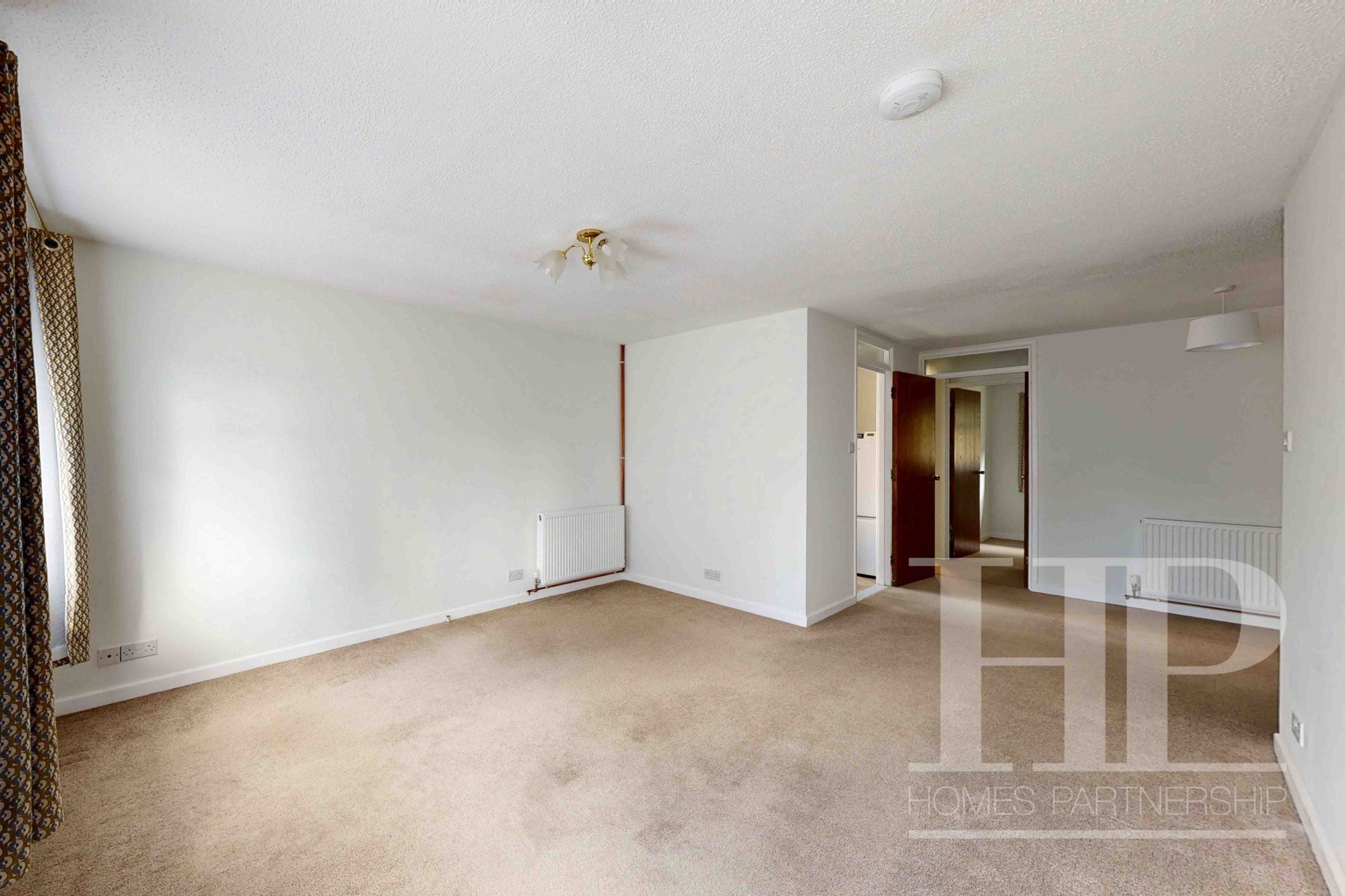 Flat Hoylake Close in Crawley