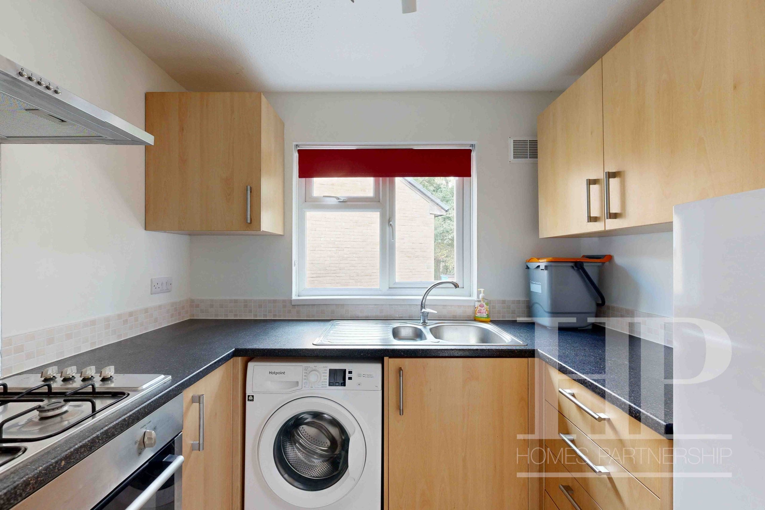 Flat Hoylake Close in Crawley