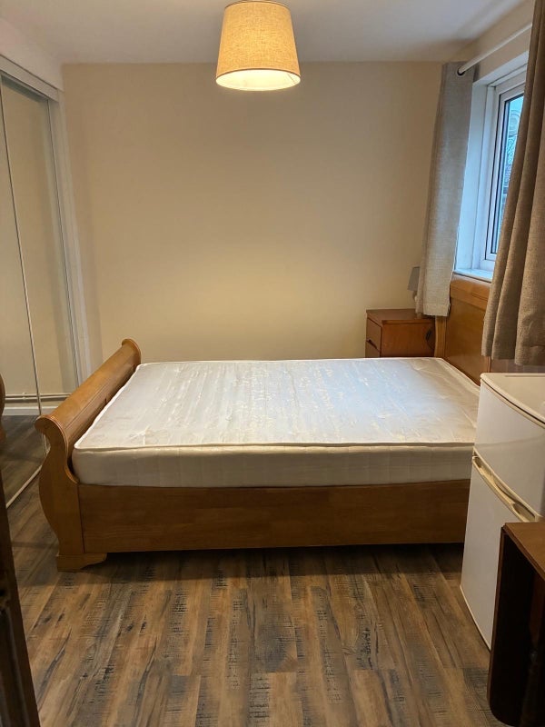 Flat Stanton Close in Kingswood