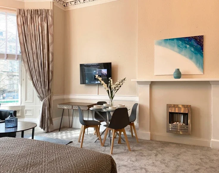 Room Buckingham Terrace in Glasgow