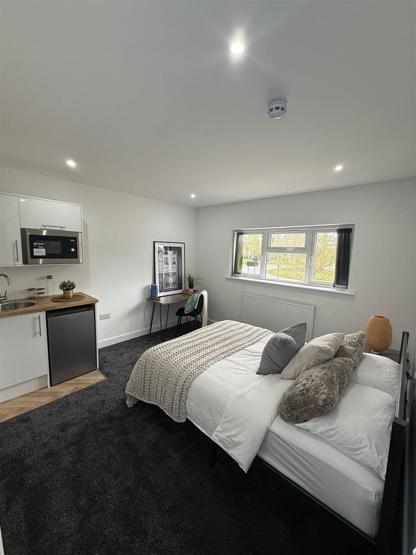 Room Charter Avenue in Coventry