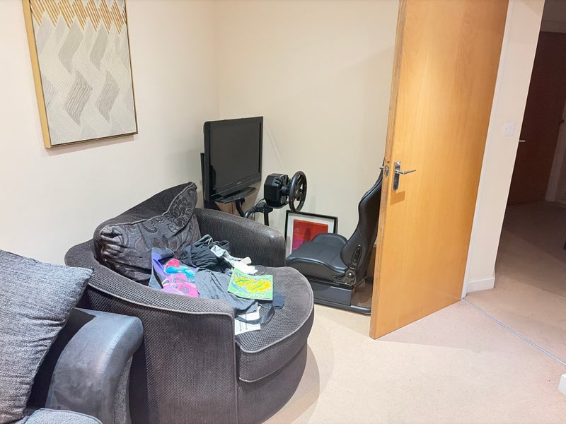 Room Derby Road in Chesterfield