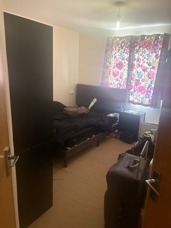 Room Derby Road in Chesterfield
