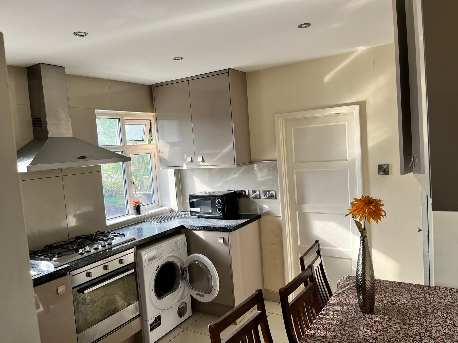 Flat Chaplin Road in Greater London