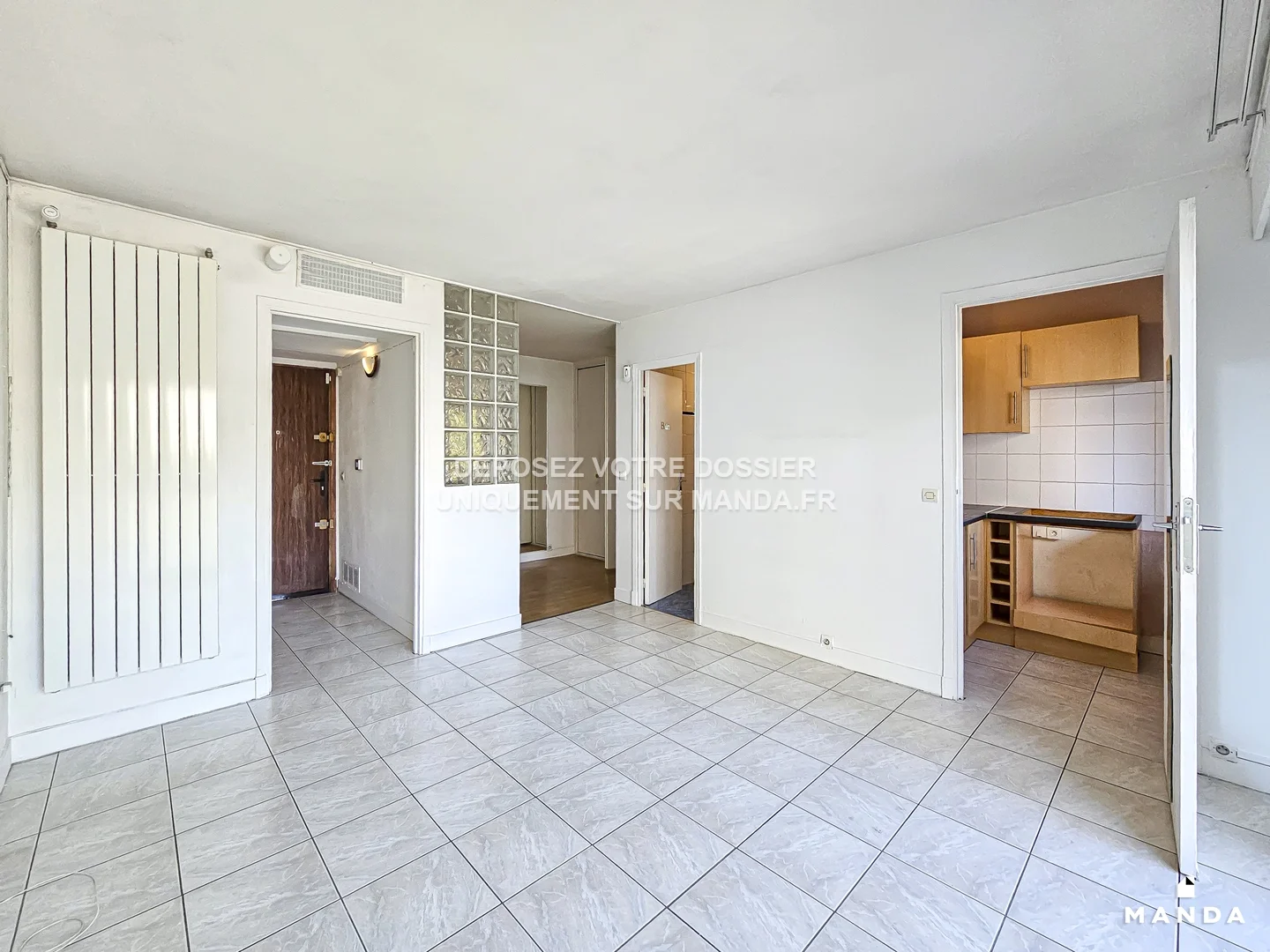 Flat Rue Victor Hugo in Courbevoie